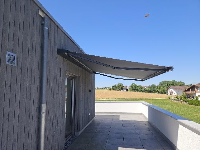 Referenz Markiese | MAGIM GmbH Rollladen und Sonnenschutz, Aldersbach