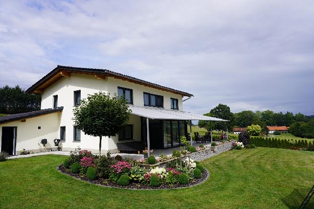 Referenz Markiese | MAGIM GmbH Rollladen und Sonnenschutz, Aldersbach