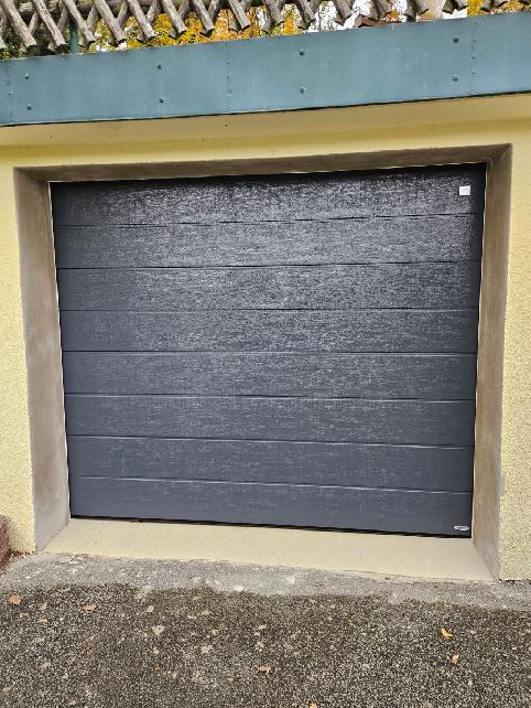 Referenz Sektionaltor | MAGIM GmbH Rollladen und Sonnenschutz, Aldersbach